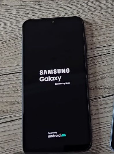 Продаётся Смартфон Samsung Galaxy A13 5G -- 128 Гб / 4 Гб чёрный