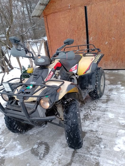 Vând ATV linhai 300