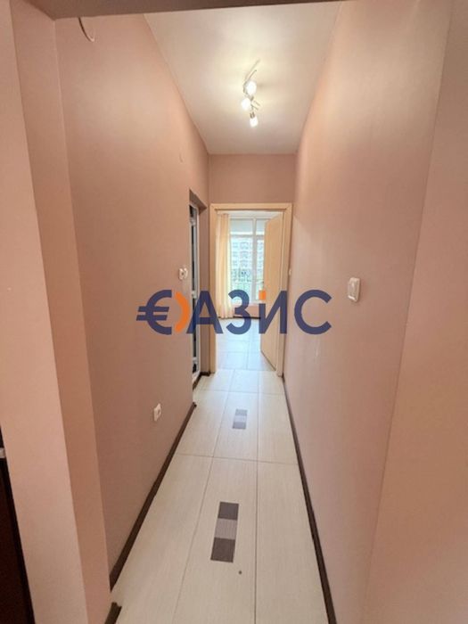 Продава се Двустаен апартамент в к.к. Слънчев бряг - 63 кв.м за 1207 €/кв.м - Снимка #9