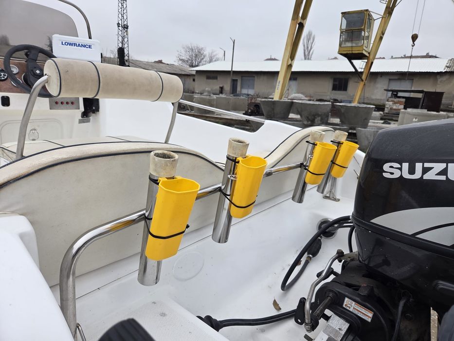 Лодка за риболов, тролинг,сом,воблер,регистрирана в Гърция