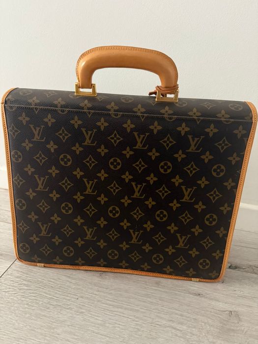 Servieta Louis Vuitton originala