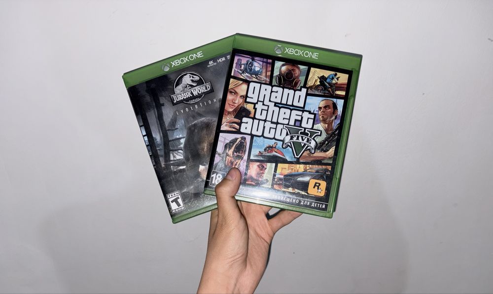 Xbox one в комплекте 12 игр и геймпад