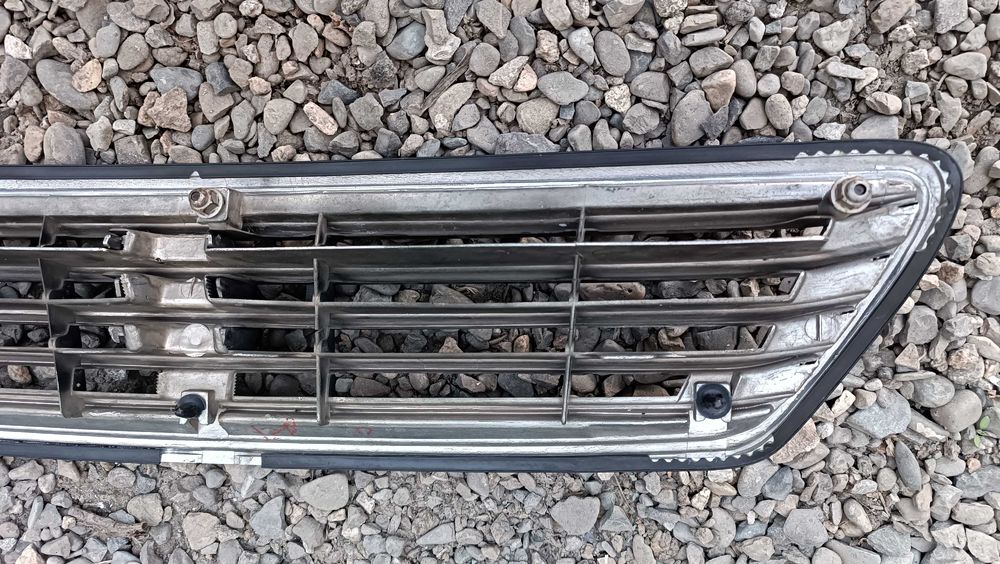 Решетка радиатора toyota mark2