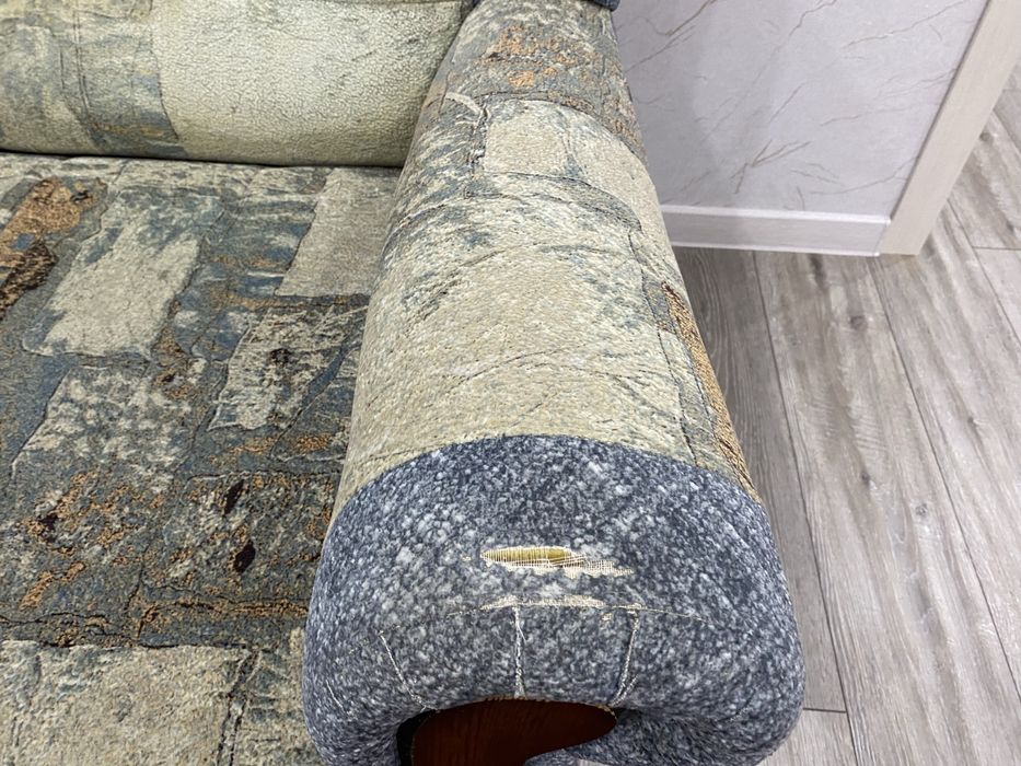 Отдам диван угловой