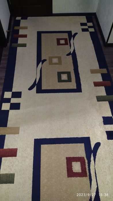 Гилам дорожка сотилади.