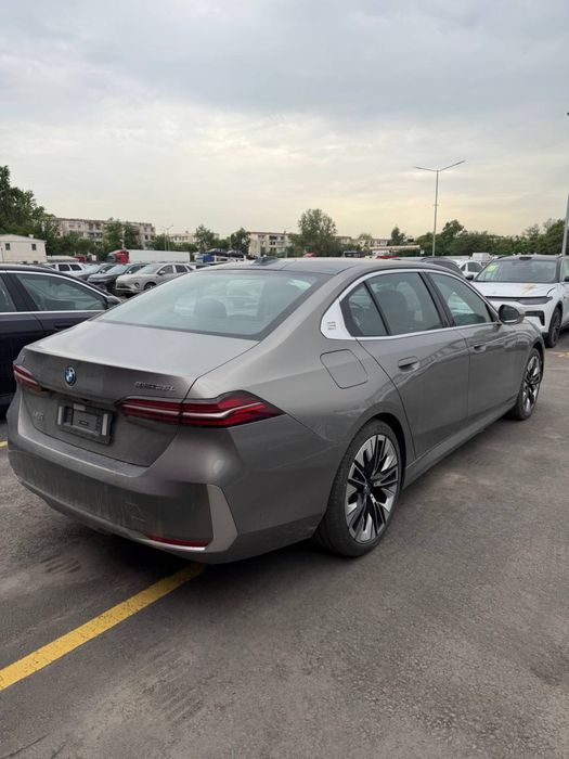 Bmw i5 35L dop opsiya