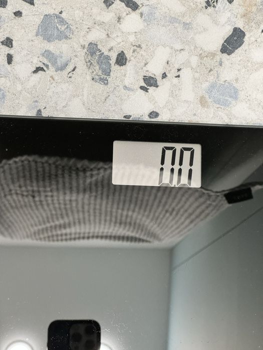 Весы напольные omron