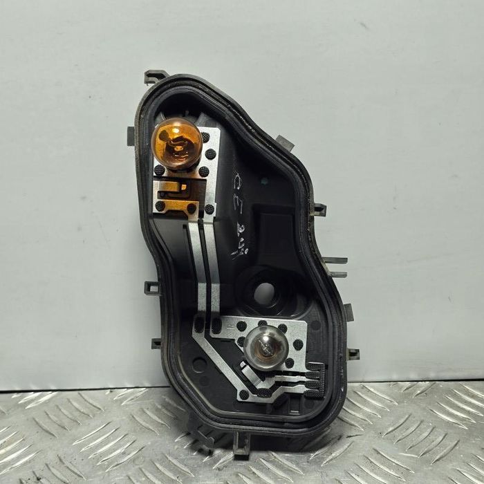 Soclu stop dreapta spate Opel Corsa E