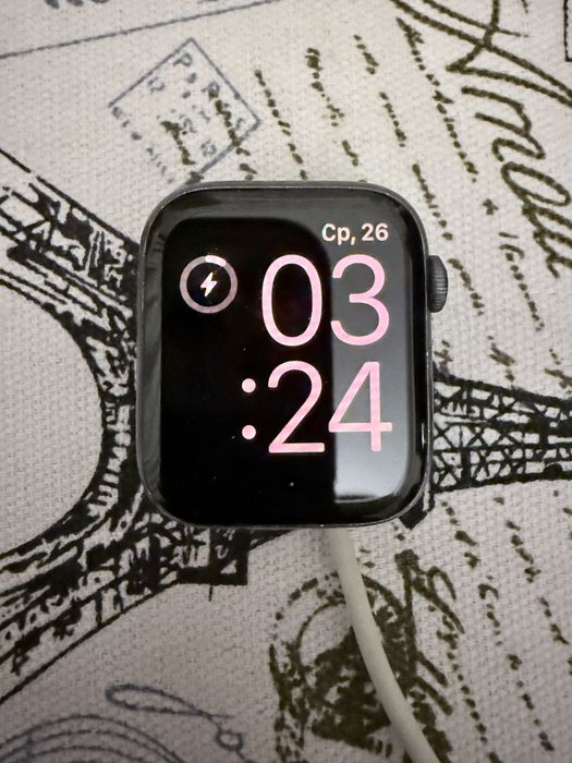 Продам apple watch 4, 44 mm.