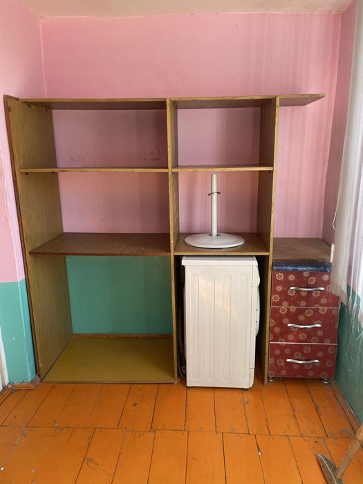 Шкаф, парта, стол отдам даром самовывоз