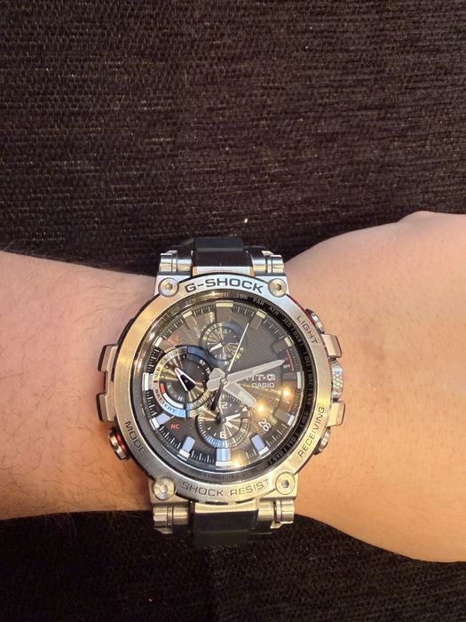 Часовник Casio G-shock MTG -B1000