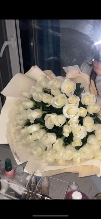 51 розы, пышные свежие