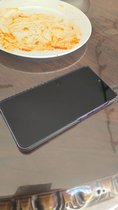 Samsung S24 на 256