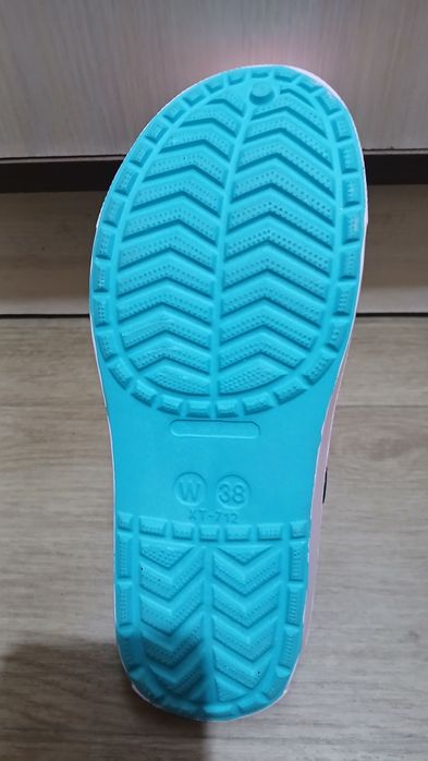 Продам  шлёпки .