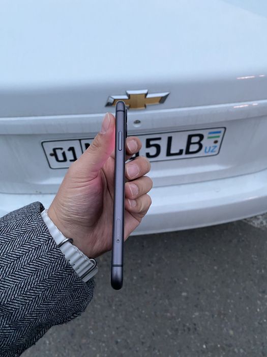 IPhone 11 black 64 gb