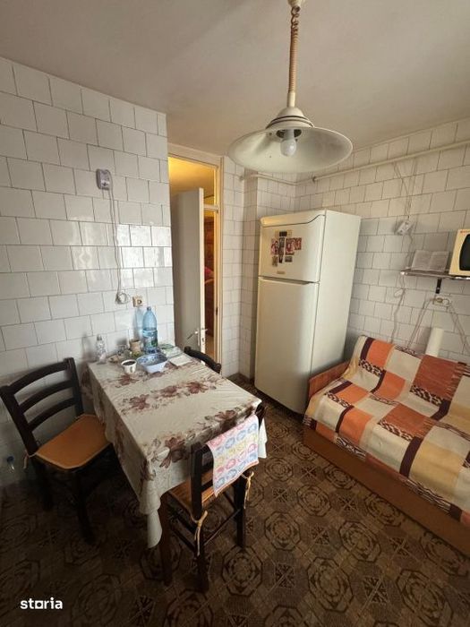 Apartament 3 camere, 68 mp, zona Rovine
