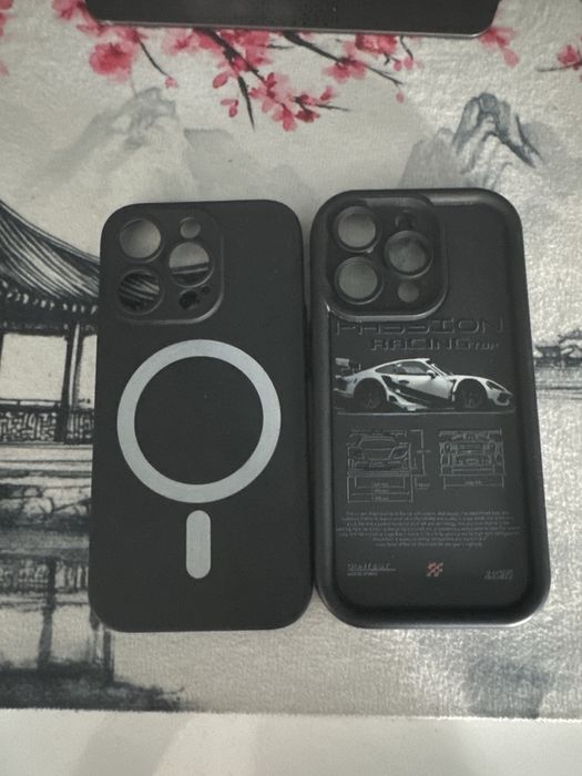 Продавам два калъфа за телефон iphone 14pro