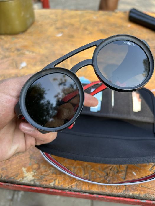 Продавам очила Carrera