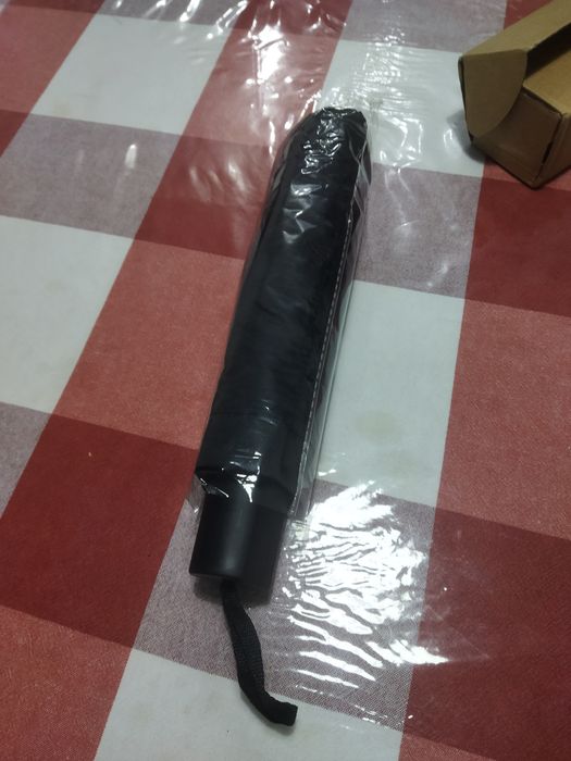 Новый зонтик черный оригинальный