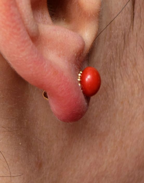 Cercei din aur galben 18k cu coral natural, handmade