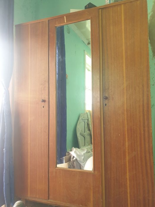 Shifaner xolati yaxshi 1ta laklab ihlatsa yangidek boladi