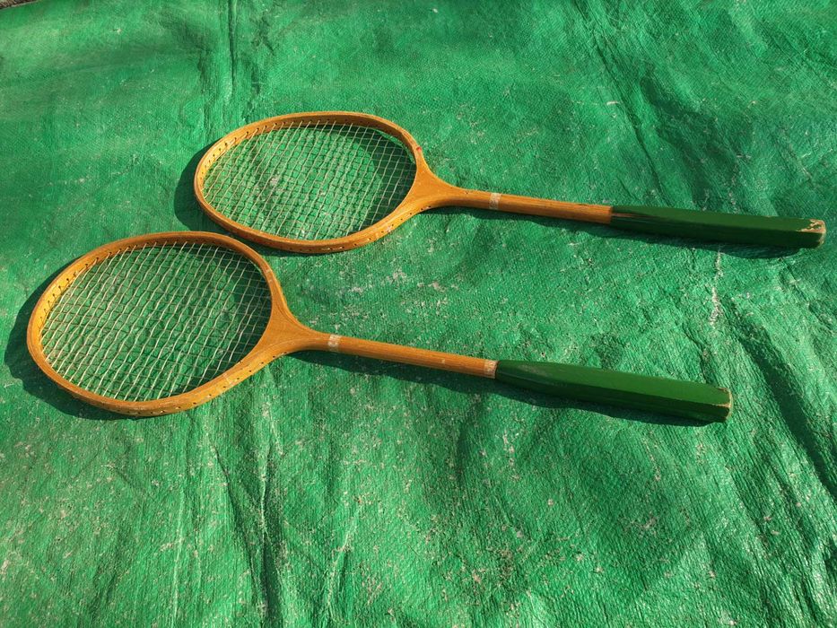Vand Palete badminton în stare bună (uzate), doua bucatii