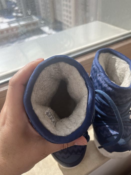 Продам детские сапоги Адидас