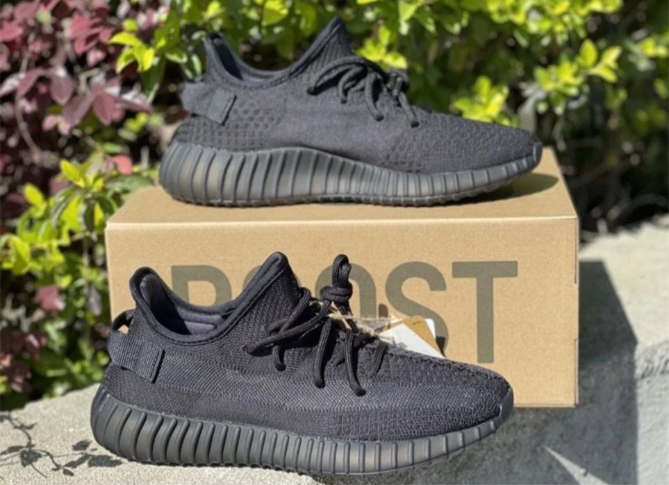 Adidasi Yeezy Boost 350 V2 Black Onyx