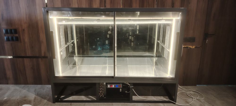Кандитерский витринный холодильник