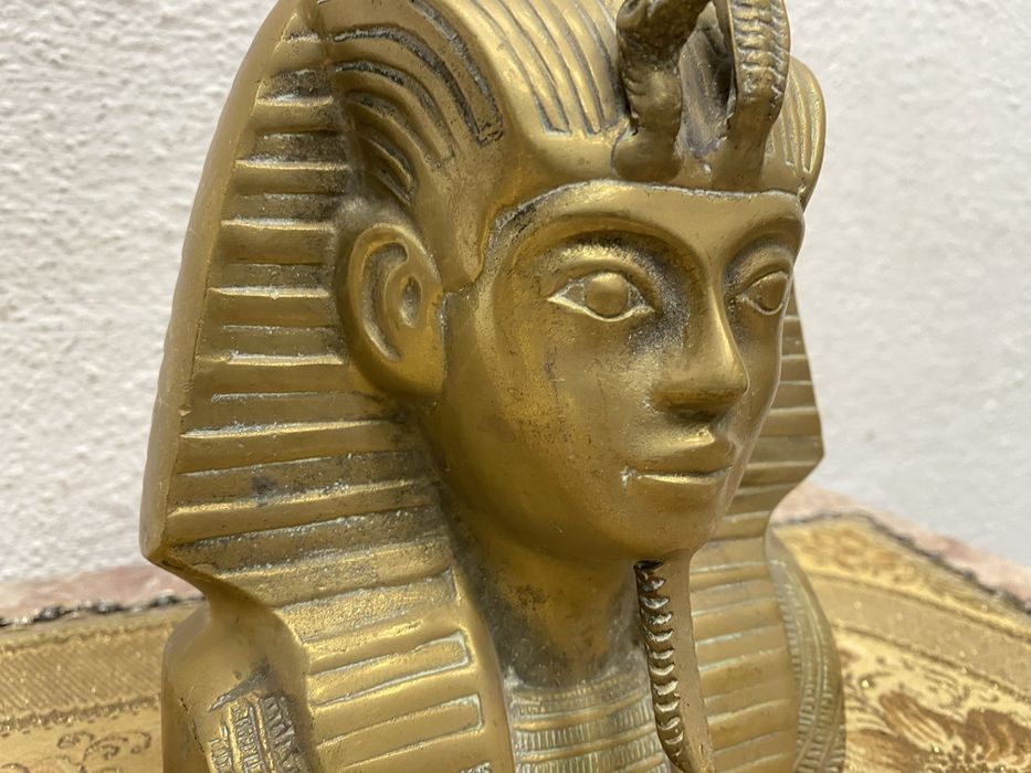 Голяма египетска фигура бюст от месинг тутанкамон
