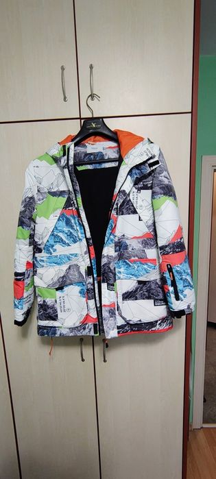 Яке Reserved с качулка 164 см.