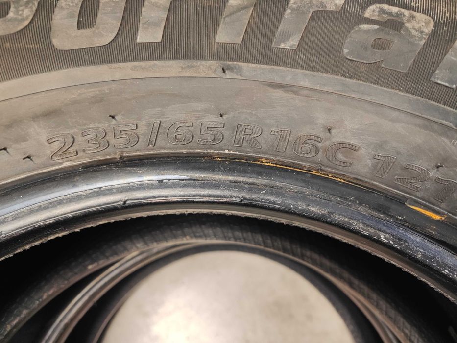 2бр.летни гуми 235/65/16C Kumho