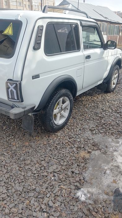 Продам ниву 21214