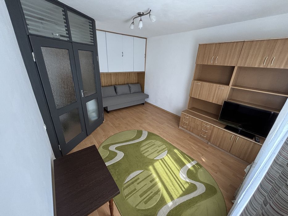 Inchiriez apartament 2 camere decomandat cu centrala proprie