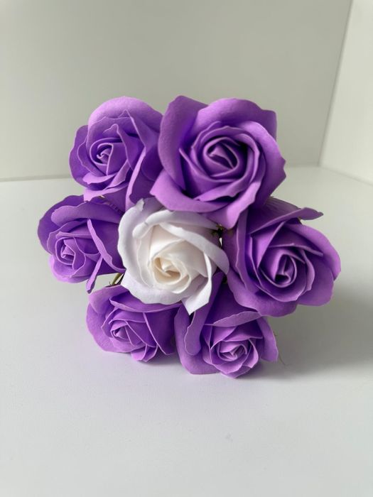 Mărțișor Deosebit - Buchet 7 Trandafiri sapun