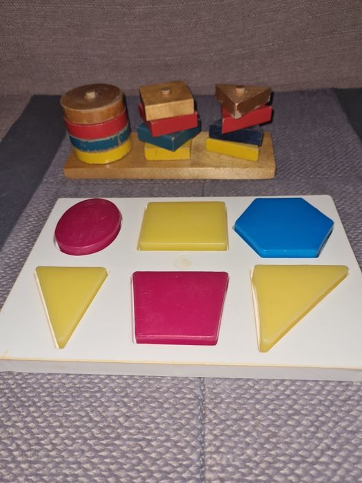 Продаются развивающие игрушки.