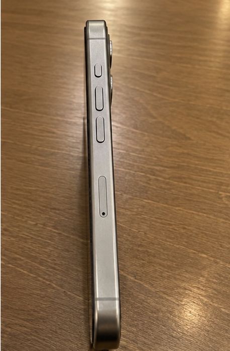 Iphone 15 pro silver