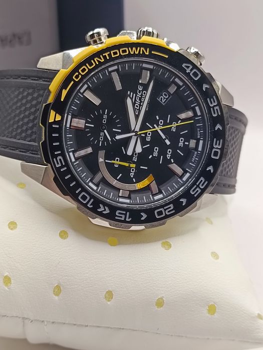 Часовник Casio EFR - 566 / 22 месеца гаранция