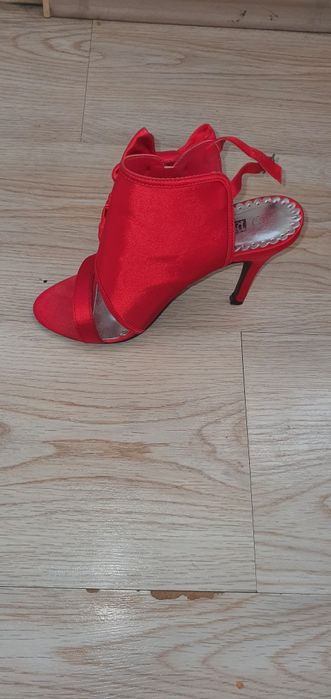 Официални обувки