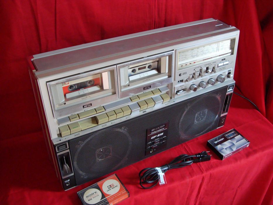 SHARP GF - 515 Z  1982 год  Made in Japan. ORIGINAL Редкий.