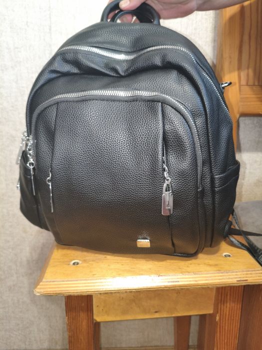 Продам женский рюкзак