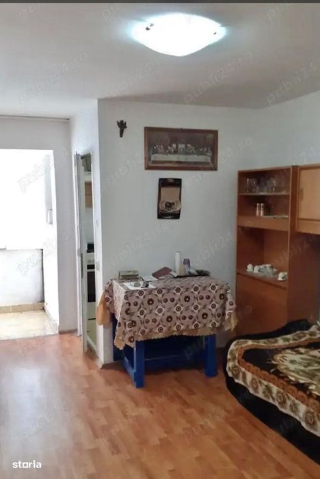 Vand 1 cam Mureseni etaj 1