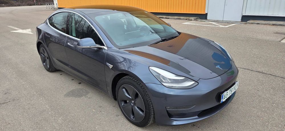 Tesla Model 3 2020 long range 118000 km