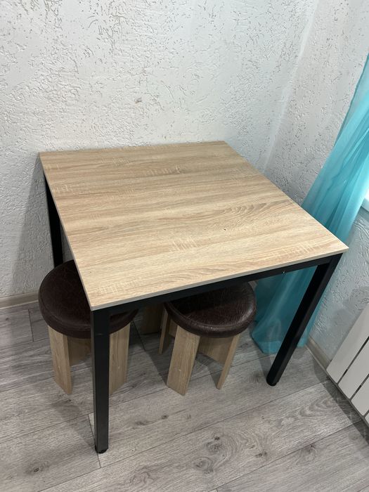 Продам стол и 3 стула
