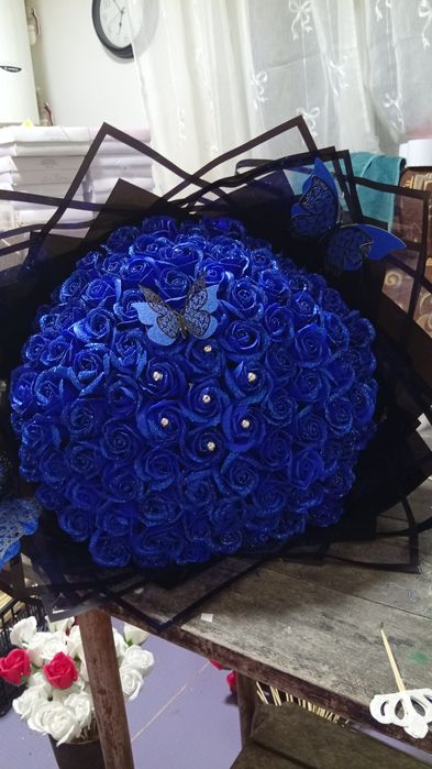 Buchete de flori cu 101 trandafiri