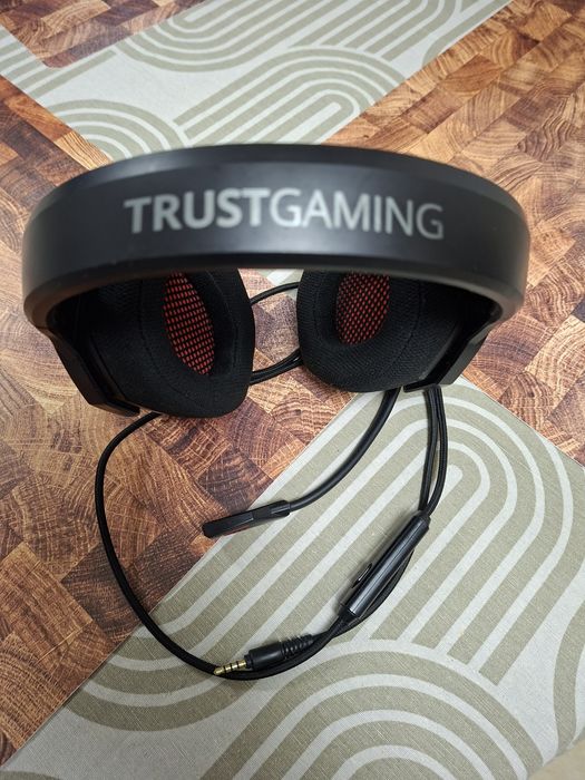 Геймърски слушалки Trust GXT 4371 Ward нови