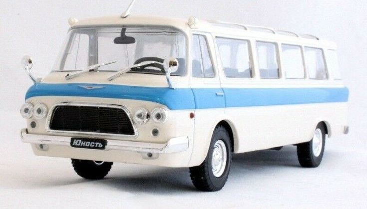 Модель 1/43  ЗИЛ 118 Юность
