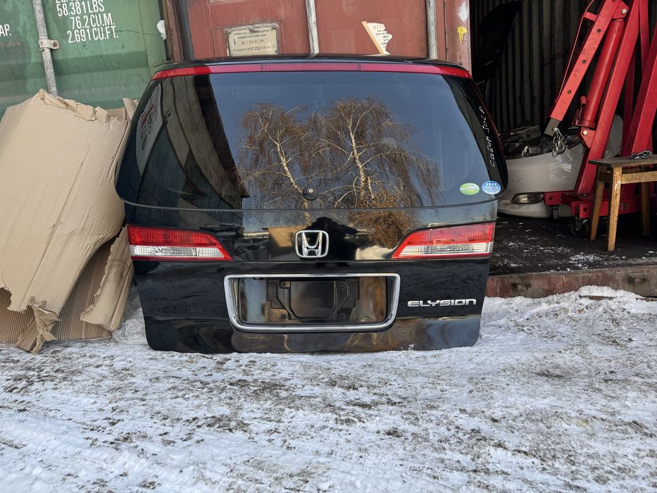 Honda Elysion крышка багажник
