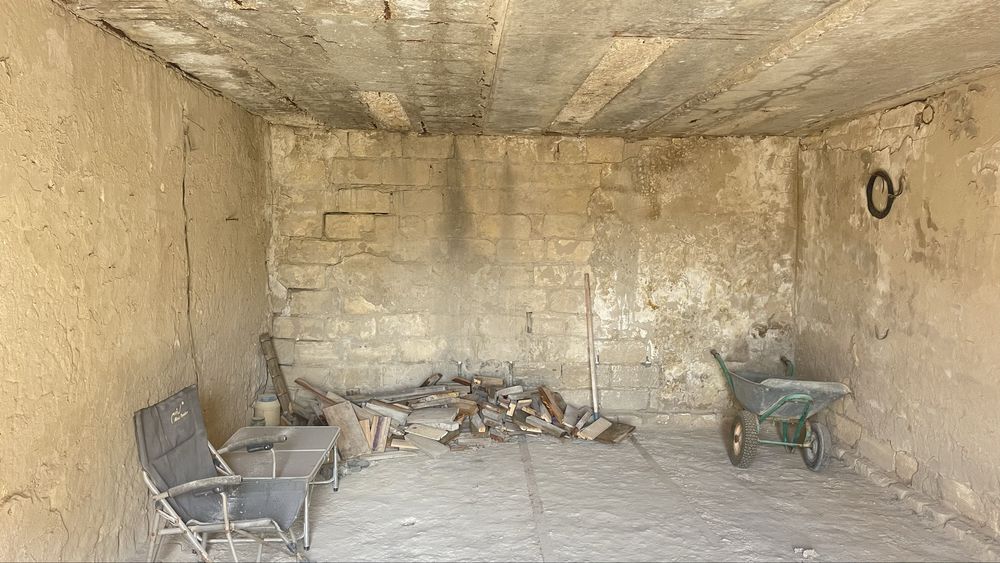 Продам два гаража в гск Каспий