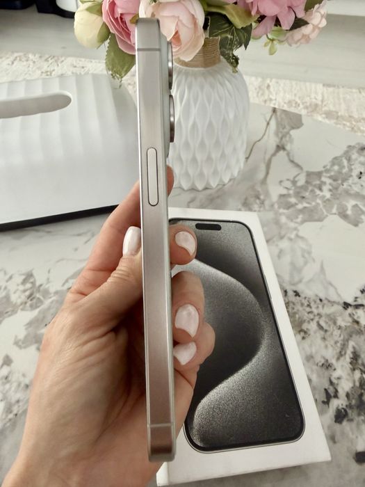Iphone 15 Pro Silver/White impecabil